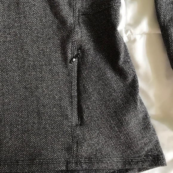 Lululemon long sleeved quarter zip - Picture 3 of 4